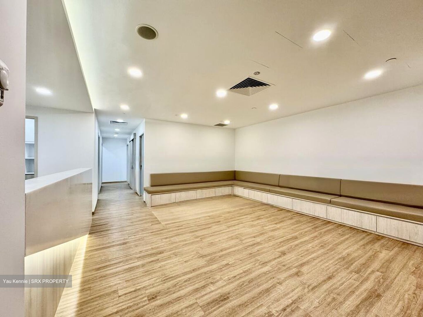 Mount Elizabeth Hospital (D9), Retail #484101341